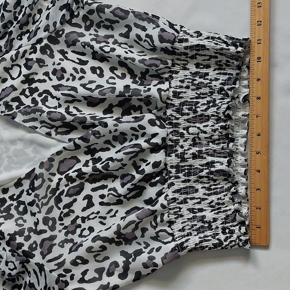 Elie Tahari Black and White Puff Sleeve Smocked Blouse Wimens Size M - Picture 9 of 13